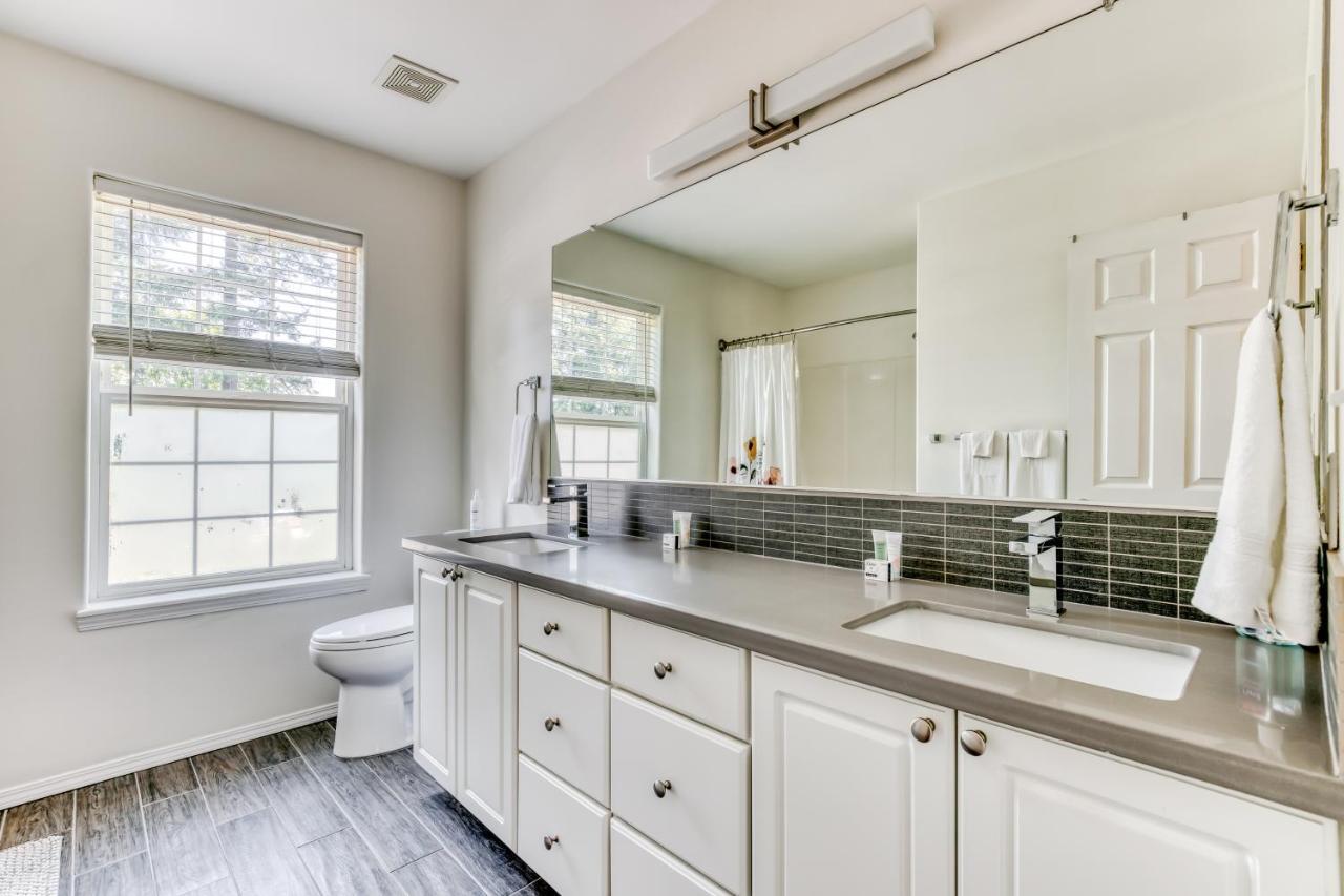 Raleigh Hills Retreat Holiday home *